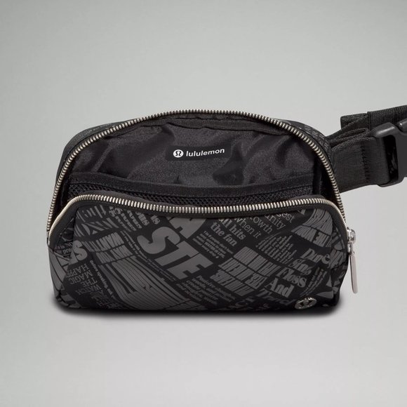 Lululemon Everywhere Belt Bag 1L Manifesto Print in Black/Silver, BNWT - Picture 5 of 7